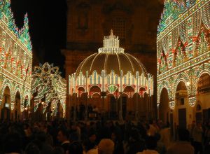 Panieri 2009: Luminarie in piazza Costadura 2